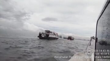 Kapal KM BIMA Mati Mesin di Perairan Onrust, Ditpolairud Polda Metro Jaya Evakuasi 17 Penumpang