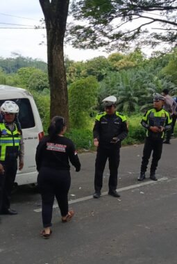 Polisi Tangani Mobil Laka Tunggal di Lingkar Barat Kepanjen, Satu Orang Luka Ringan