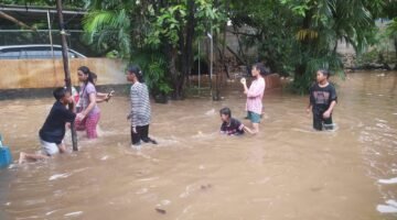 Hujan Semalaman, Banjir Rendam Jalan Jati Vc Sungai Bambu Tanjung Priok