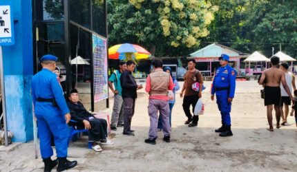 Polres Situbondo Tingkatkan Pengamanan di Obyek Wisata Pantai - Teropong Rakyat