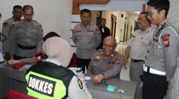 Jaga Stamina dan Kinerja, Kapolres Batu Bersama PJU Laksanakan Pemeriksaan Kesehatan Berkala