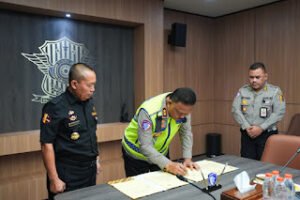 Perkuat Sinergitas, Senkom Mitra Polri dan Korlantas Polri Teken PKS Fungsi Lalu Lintas - Teropong Rakyat
