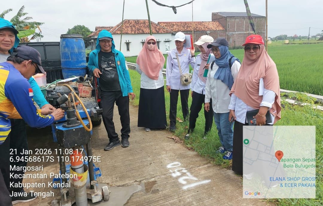 Portal Berita Indonesia dan Dunia Terkini Hari Ini, Update Harian Terbaru, Terlengkap, Tajam, Aktual dan Berimbang. Audit Pembangunan Desa Margosari, DPUPR dan Inspektorat Kendal Pastikan Dana Desa Sesuai Standar Teknis - Teropong Rakyat