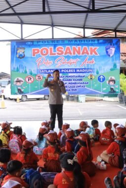 Polisi Sahabat Anak : Polres Madiun Edukasi Tertib Lalin Sejak Dini