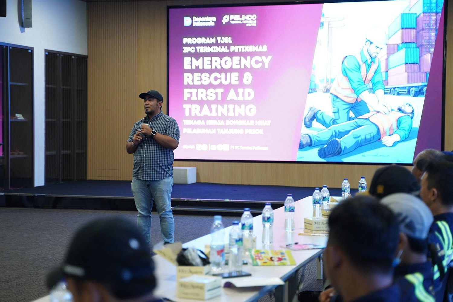 Portal Berita Indonesia dan Dunia Terkini Hari Ini, Update Harian Terbaru, Terlengkap, Tajam, Aktual dan Berimbang. ESG, IPC TPK Dorong Keselamatan Kerja TKBM Melalui Pelatihan K3 - Teropong Rakyat