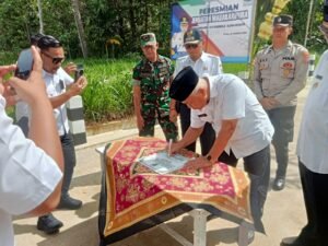 Portal Berita Indonesia dan Dunia Terkini Hari Ini, Update Harian Terbaru, Terlengkap, Tajam, Aktual dan Berimbang. Bupati Malang Resmikan Jembatan Madakaripura, Akses Warga Bandungrejo Kian Lancar - Teropong Rakyat