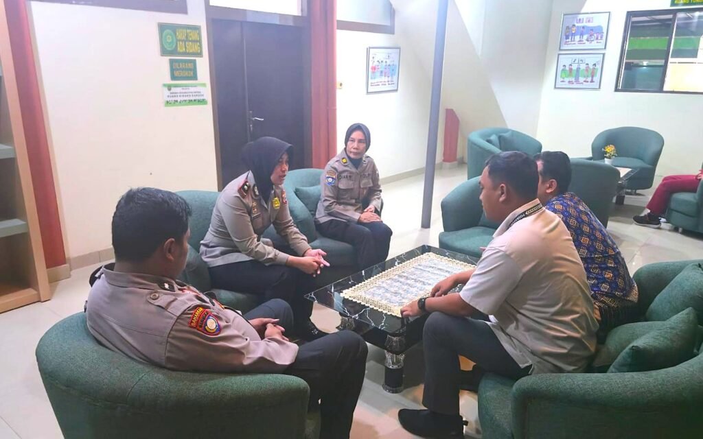 Polresta Malang Kota Hadirkan Program “Polisi Penolongku” Bagi Keluarga Korban Kanjuruhan - Teropong Rakyat