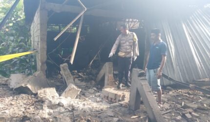 Polisi Lakukan Olah TKP Ledakan Pabrik Tahu di Pakisaji Malang, Satu Pekerja Meninggal Dunia - Teropong Rakyat