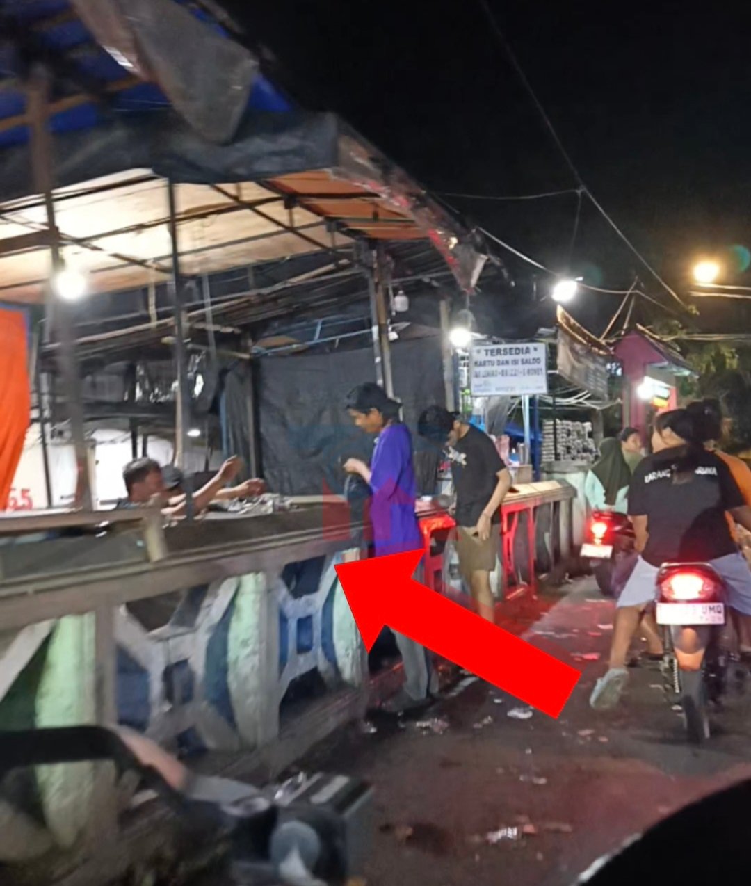 Portal Berita Indonesia dan Dunia Terkini Hari Ini, Update Harian Terbaru, Terlengkap, Tajam, Aktual dan Berimbang. Rokok Ilegal Menjamur di Warakas, Dekat Bea Cukai dan Polsek: Hukum Seolah Mandul - Teropong Rakyat