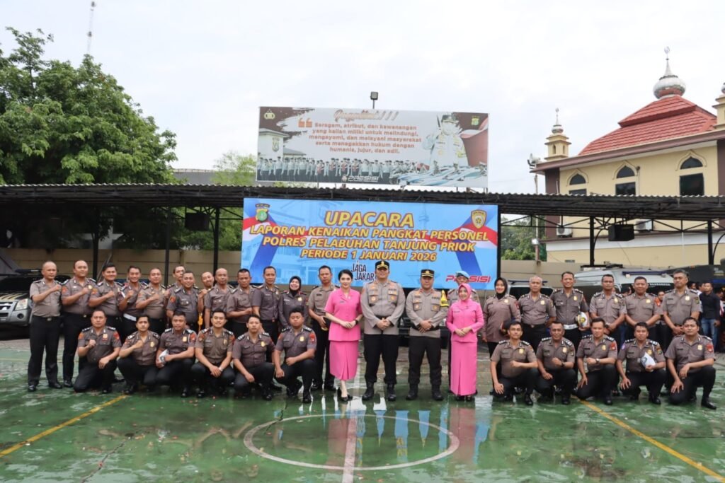 Portal Berita Indonesia dan Dunia Terkini Hari Ini, Update Harian Terbaru, Terlengkap, Tajam, Aktual dan Berimbang. Upacara Kenaikan Pangkat Personel Polres Pelabuhan Tanjung Priok, Periode Januari 2026 - Teropong Rakyat