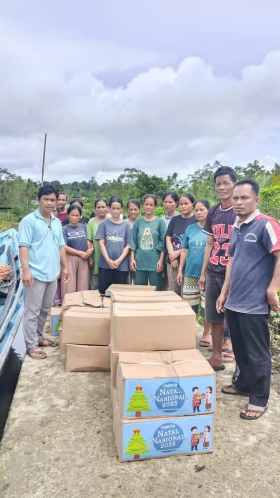 Portal Berita Indonesia dan Dunia Terkini Hari Ini, Update Harian Terbaru, Terlengkap, Tajam, Aktual dan Berimbang. Panitia Natal Nasional Salurkan 2.000 Paket Sembako ke Mentawa - Teropong Rakyat
