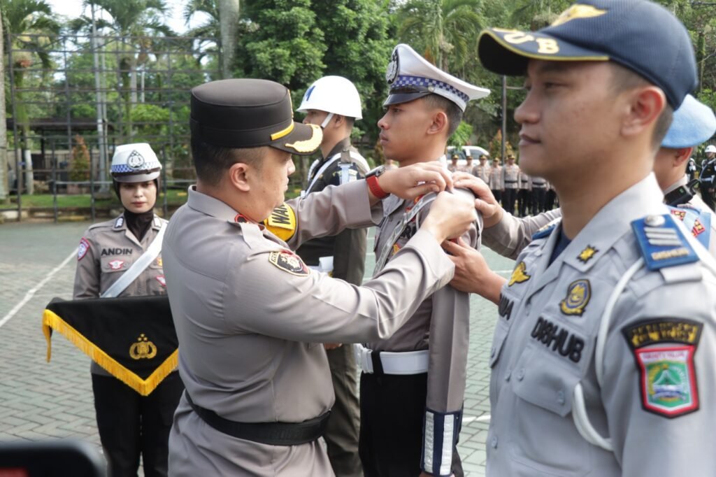 Portal Berita Indonesia dan Dunia Terkini Hari Ini, Update Harian Terbaru, Terlengkap, Tajam, Aktual dan Berimbang. Tekan Angka Laka Lantas, Polres Malang Resmi Gelar Operasi Keselamatan 2026 - Teropong Rakyat