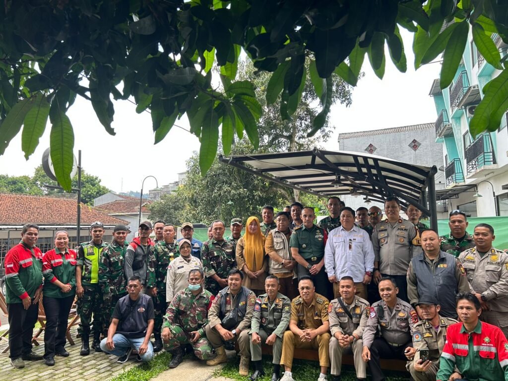 Portal Berita Indonesia dan Dunia Terkini Hari Ini, Update Harian Terbaru, Terlengkap, Tajam, Aktual dan Berimbang. Koramil 0607-11 Cibadak dan HMTN-MP Kolaborasi Wujudkan Ketahanan Pangan Berkelanjutan - Teropong Rakyat