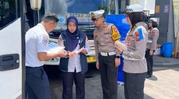 Ops Keselamatan Semeru 2026 Polresta Malang Kota Gelar Ramp Check Bus dan Angkot