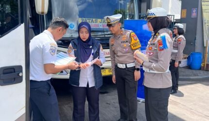 Ops Keselamatan Semeru 2026 Polresta Malang Kota Gelar Ramp Check Bus dan Angkot - Teropong Rakyat