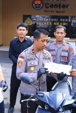 Polres Ngawi Tuai Apresiasi, Ungkap Curanmor dan Kembalikan Motor ke Pemiliknya Gratis