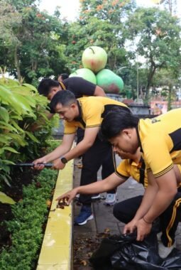 Sinergi Polres Batu dan Pemkot Gelar Korve Massal di Alun-Alun, Implementasikan Gerakan Nasional “Indonesia ASRI”