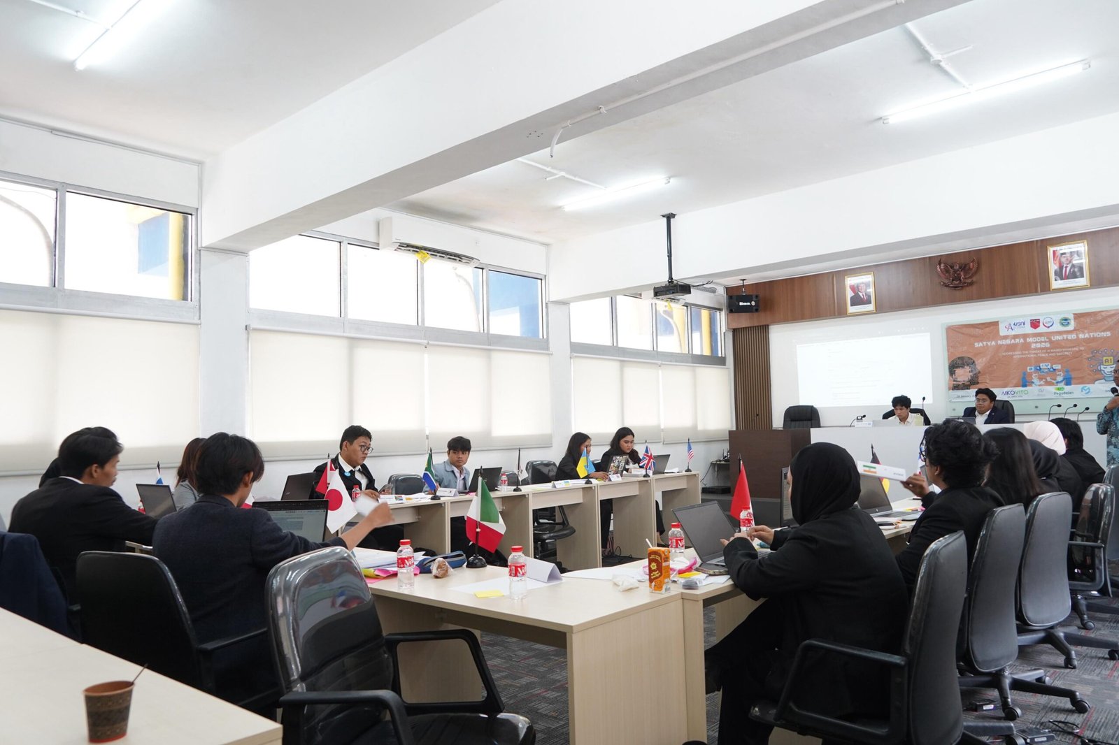 Mahasiswa HI USNI Rumuskan Solusi Bersama untuk Atasi Ancaman Peperangan Berbasis Teknologi AI