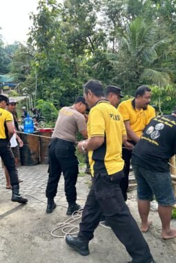 Polres Ponorogo Perbaiki Jembatan Darurat, Akses Dua Desa di Ngebel Kembali Normal