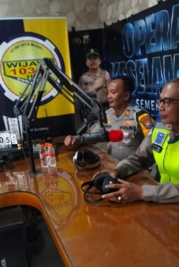 Gandeng Media Polres Pelabuhan Tanjungperak Ajak Warga Jadi Pelopor Tertib Lalu Lintas