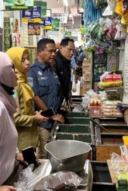 Jelang Ramadan, BAPANAS RI dan Tim Gabungan Pantau Harga Pangan di Pasar Induk Among Tani Kota Batu