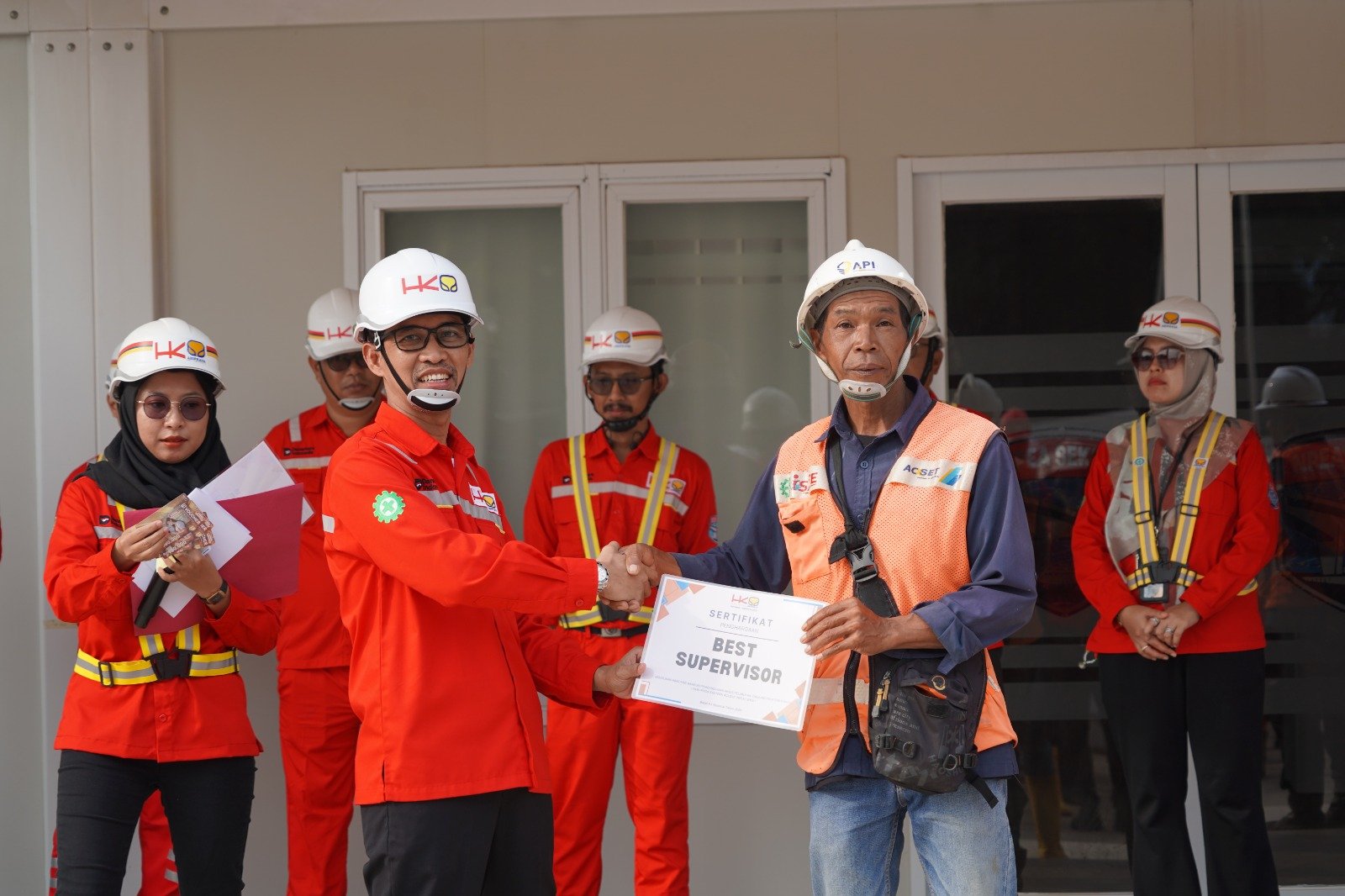 Penutupan Bulan K3 Nasional, Proyek NPEA Seksi 1 Hutama – Abipraya KSO Gelar Upacara - Teropong Rakyat