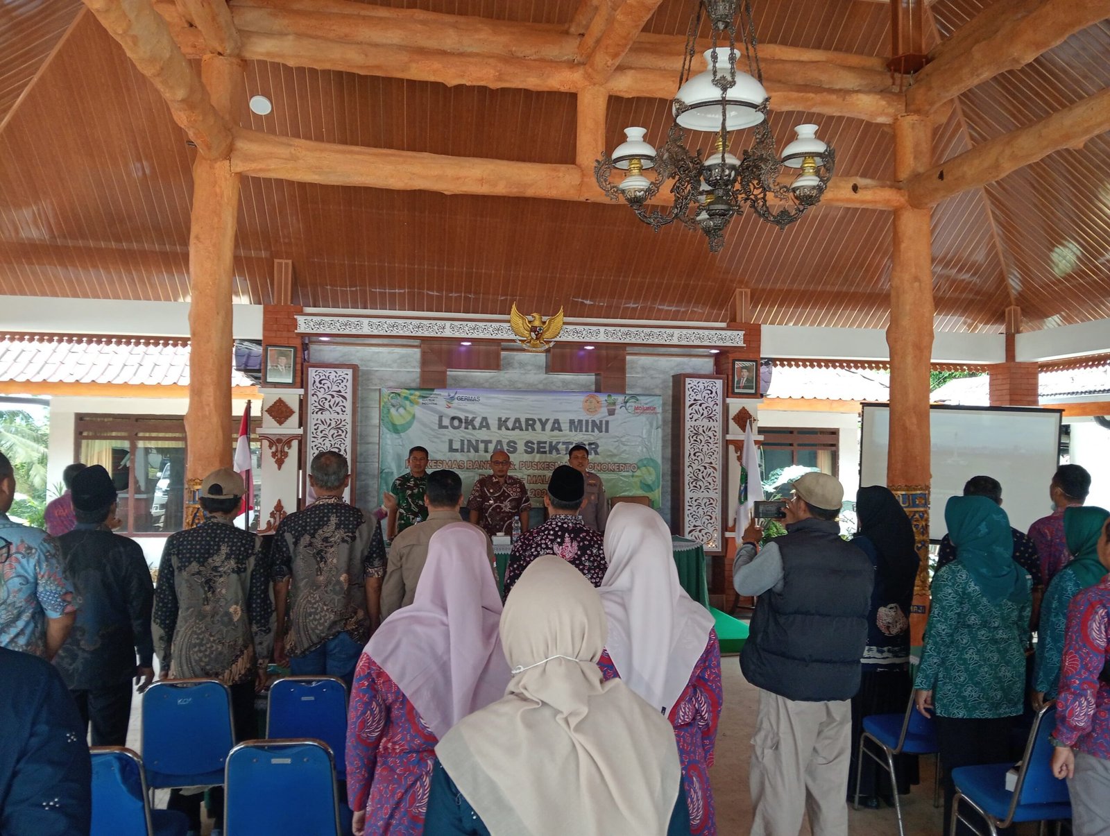 Portal Berita Indonesia dan Dunia Terkini Hari Ini, Update Harian Terbaru, Terlengkap, Tajam, Aktual dan Berimbang. Koramil Bantur Tegaskan Komitmen Dukung Program Kesehatan dalam Lokakarya Mini Lintas Sektoral