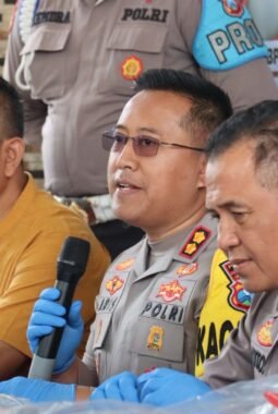 Sat Reskrim Polres Batu ringkus Dua Pembobol Brankas emas di Tlekung
