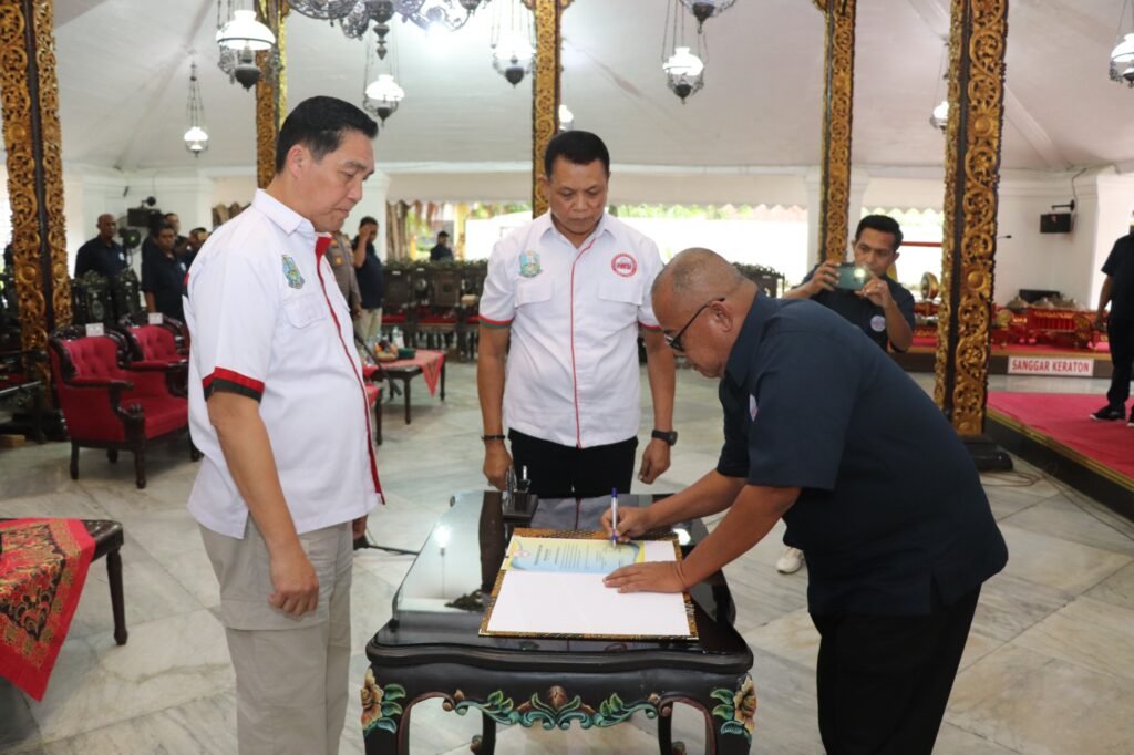 Portal Berita Indonesia dan Dunia Terkini Hari Ini, Update Harian Terbaru, Terlengkap, Tajam, Aktual dan Berimbang. Pengurus Baru PBVSI Sumenep Resmi Dilantik, Pembinaan Usia Dini Jadi Prioritas Utama - Teropong Rakyat