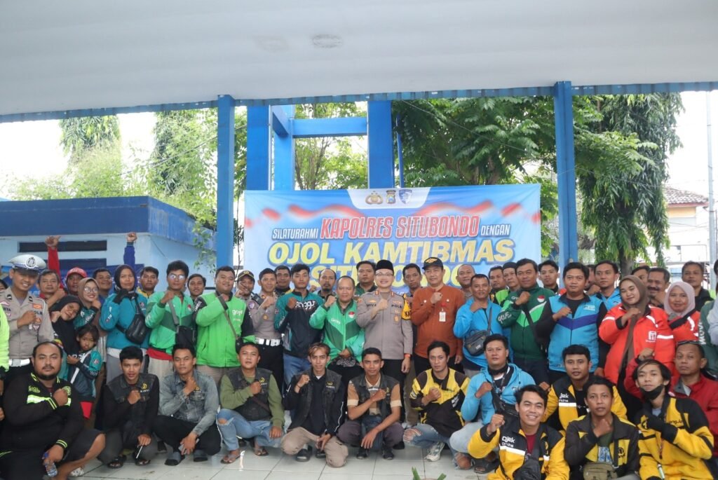 Portal Berita Indonesia dan Dunia Terkini Hari Ini, Update Harian Terbaru, Terlengkap, Tajam, Aktual dan Berimbang. Polres Situbondo Gandeng Ojol Perkuat Pengawasan di Lokasi Rawan Kriminalitas - Teropong Rakyat