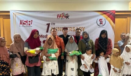 Peringati 1 Tahun, Media "Suara Rakyat +62" Lakukan Santunan Anak Yatim Dan Dhuafa - Teropong Rakyat