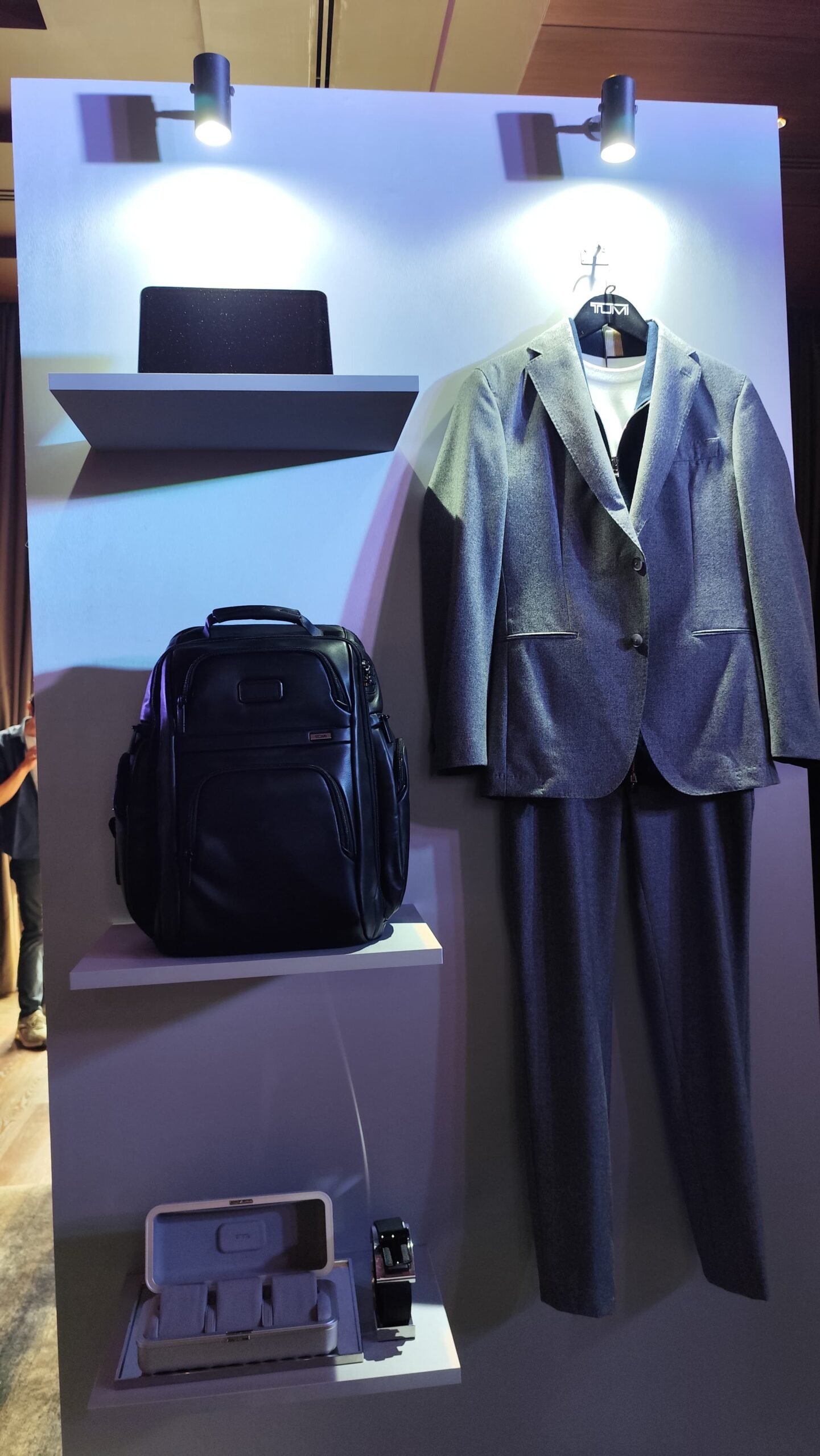 TUMI Perkenalkan Alpha Generasi Terbaru, Tampilkan Desain Sleek dan Performa Modern - Teropong Rakyat