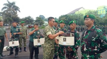 Komandan Kodim 0818/Malang-Batu Serahkan Paket Kaporlap kepada Personel