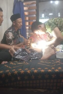 Wujud Kepedulian TNI, Koramil 0818/03 Kasembon Sukseskan Khitan Massal Gratis untuk Warga
