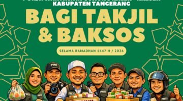 ‎Pokja Wartawan Gunung Kaler-Kresek Berbagi Takjil di Depan Kantor Camat Gunung Kaler