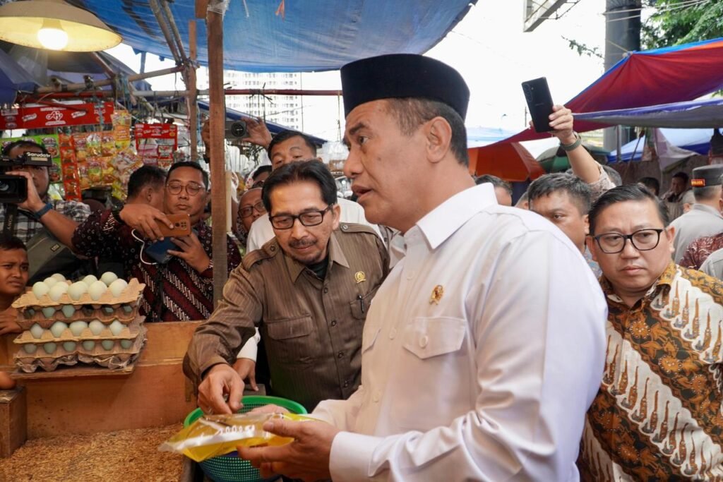 Kepala Bapanas Amran Ingatkan Pelaku Usaha Jangan Mainkan Harga Pangan! - Teropong Rakyat