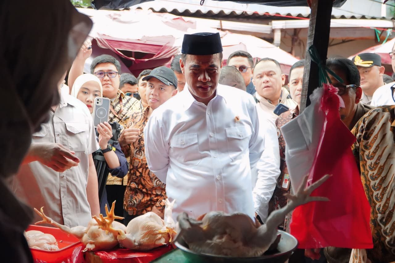 Kepala Bapanas Amran Ingatkan Pelaku Usaha Jangan Mainkan Harga Pangan! - Teropong Rakyat