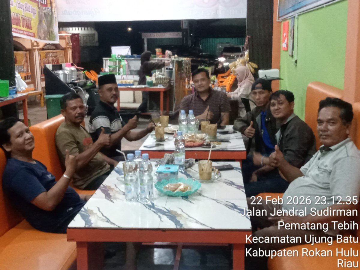 Anggota DPRD Rokan Hulu Dalam Diskusi , Pentingnya Peran Media Dalam Merawat Stabilitas Dan Soroti Konflik Lahan Dan Isu Sosial