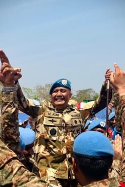 Mayjen TNI Maychel Asmi Pimpin Medal Parade PAKBATT-11, Tegaskan Komitmen Perdamaian Dunia