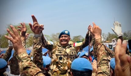 Mayjen TNI Maychel Asmi Pimpin Medal Parade PAKBATT-11, Tegaskan Komitmen Perdamaian Dunia - Teropong Rakyat