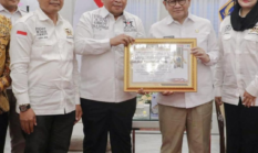 Pramono Anung Raih BPIKPNPARI Award, Bukti Kepemimpinan Berorientasi Pelayanan Publik