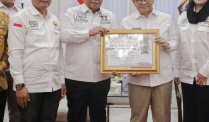 Pramono Anung Raih BPIKPNPARI Award, Bukti Kepemimpinan Berorientasi Pelayanan Publik - Teropong Rakyat