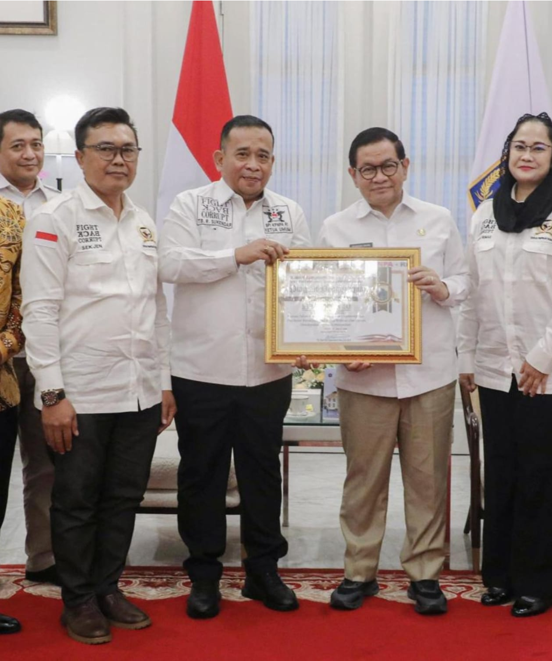 Pramono Anung Raih BPIKPNPARI Award, Bukti Kepemimpinan Berorientasi Pelayanan Publik