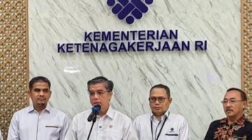Menaker Tegaskan THR Wajib Dibayarkan Paling Lambat H-7 Lebaran 2026
