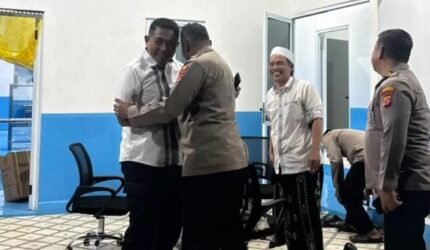 Kapolresta Tangerang Didampingi Kapolsek Kresek Kunjungi Lokasi MBG di Desa Kresek - Teropong Rakyat