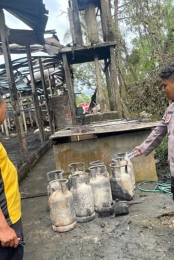 Kandang Ayam Broiler di Kromengan Terbakar, Kerugian Rp740 Juta