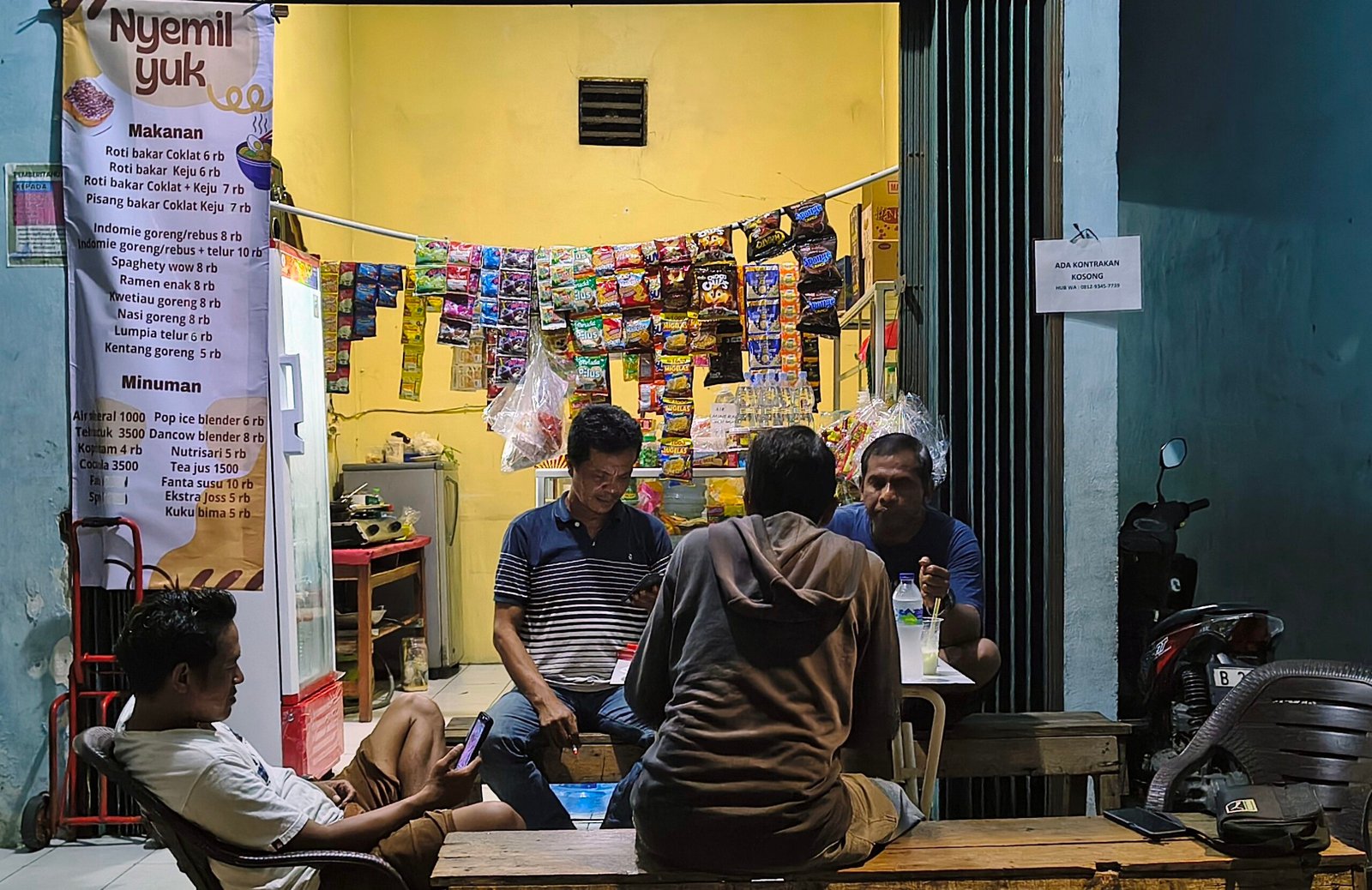 Heboh! “Nyemil Yukk” Jadi Kuliner Paling Murah di Sungai Bambu, Depan Pasar Poolll.