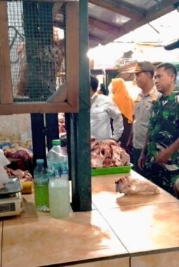 Patroli Dialogis Siang Hari, Polsek Pakisaji Perkuat Keamanan Pasar dan Cegah Aksi Kriminalitas