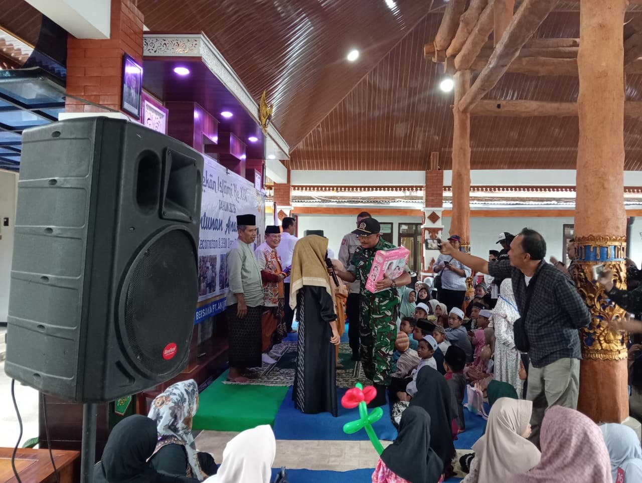 Fatayat NU Bantur dan PT ACA Santuni 316 Anak Yatim dalam Pekan Islami ke-XIX