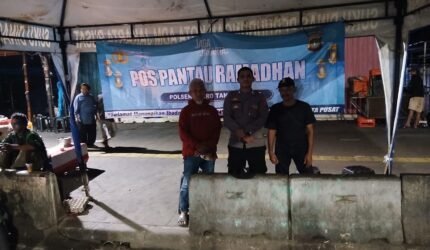 Malam Ke-15 Ramadhan, Pos Pantau Blok F Pasar Tanah Abang Perkuat Sinergitas Polisi dan Warga - Teropong Rakyat